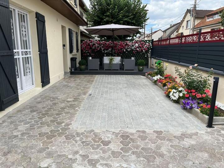 Chambre Privee Pour 4 Personnes En Banlieue Parisienne A Бонди Экстерьер фото