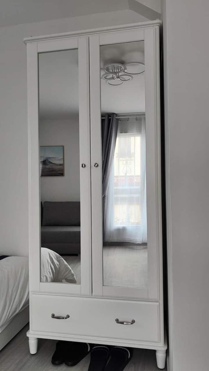 Chambre Privee Pour 4 Personnes En Banlieue Parisienne A Бонди Экстерьер фото